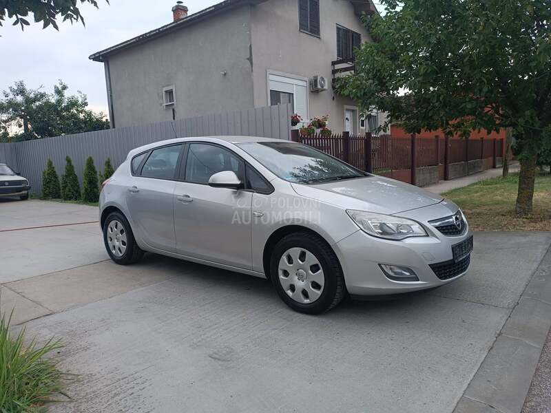 Opel Astra J 1.7 CDTI