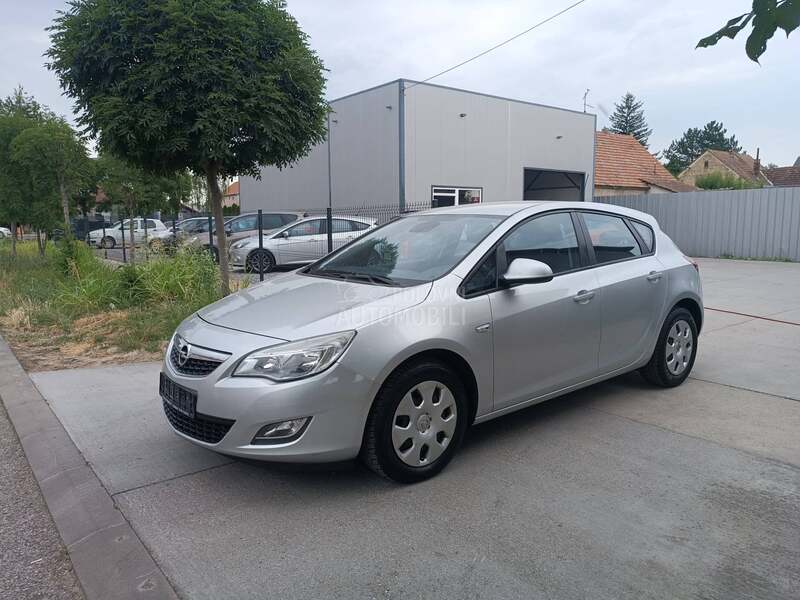 Opel Astra J 1.7 CDTI