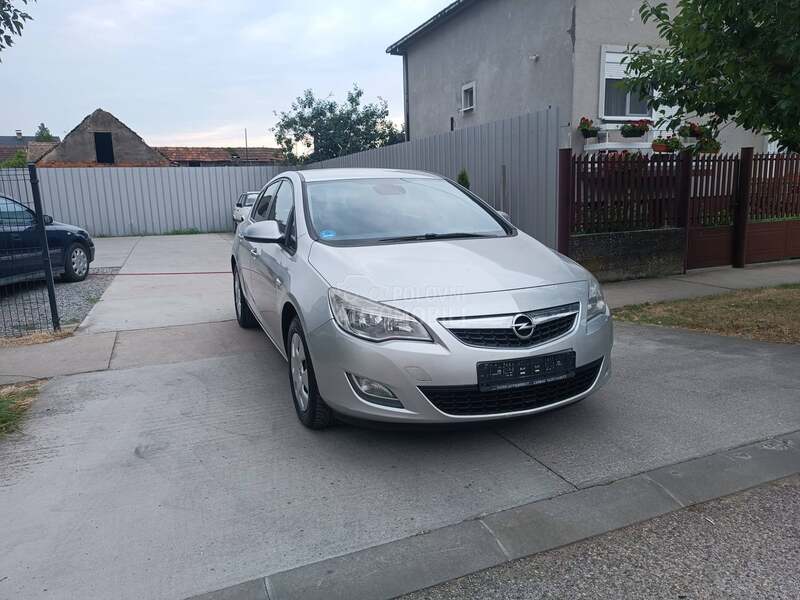 Opel Astra J 1.7 CDTI