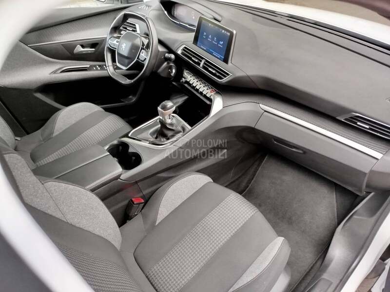 Peugeot 5008 1.5hdi K.A.O. N.O.V