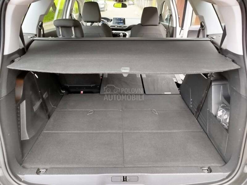 Peugeot 5008 1.5hdi K.A.O. N.O.V