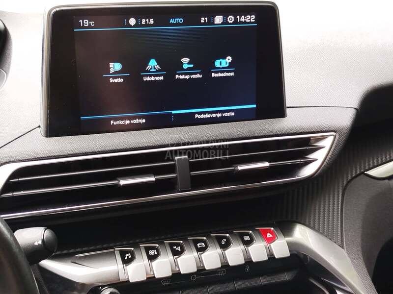 Peugeot 5008 1.5hdi K.A.O. N.O.V