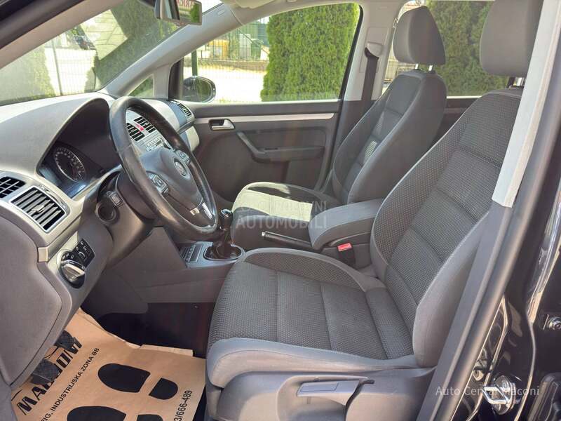 Volkswagen Touran 2.0 tdi CH highline