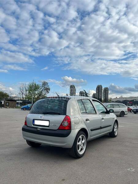 Renault Clio 16v