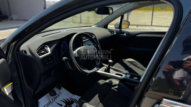 Citroen C4 1.6 edhi exclusive