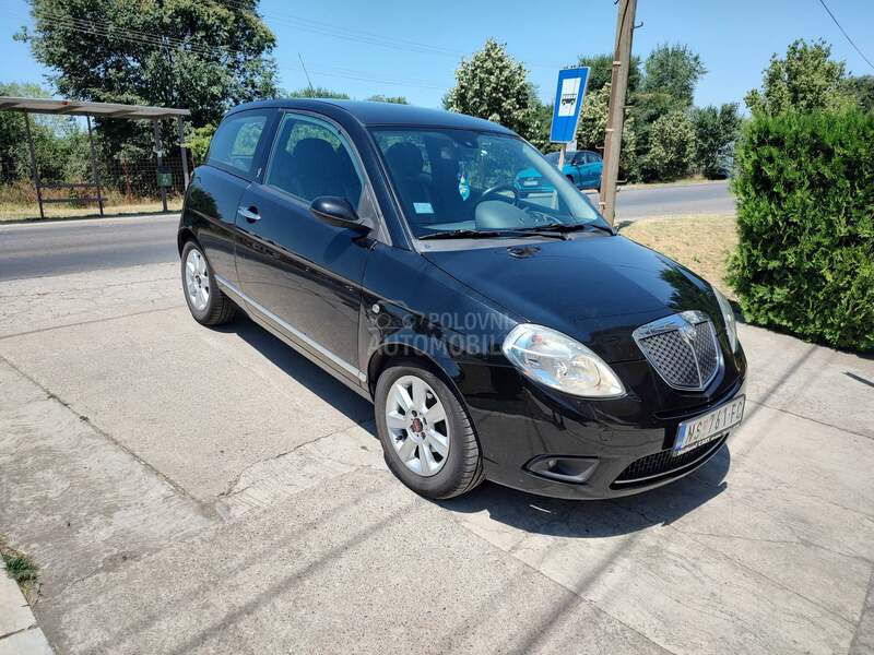 Lancia Ypsilon 