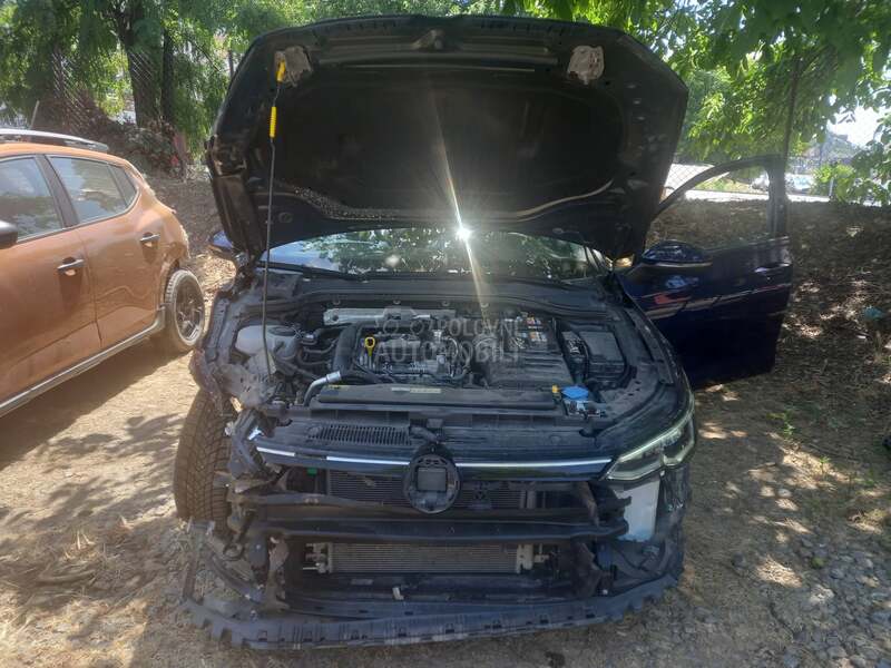 Volkswagen Golf 8 1.0 etsi