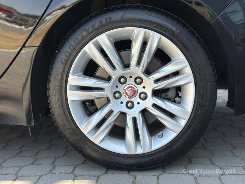 Jaguar XF 2.0D AWD PRESTIGE