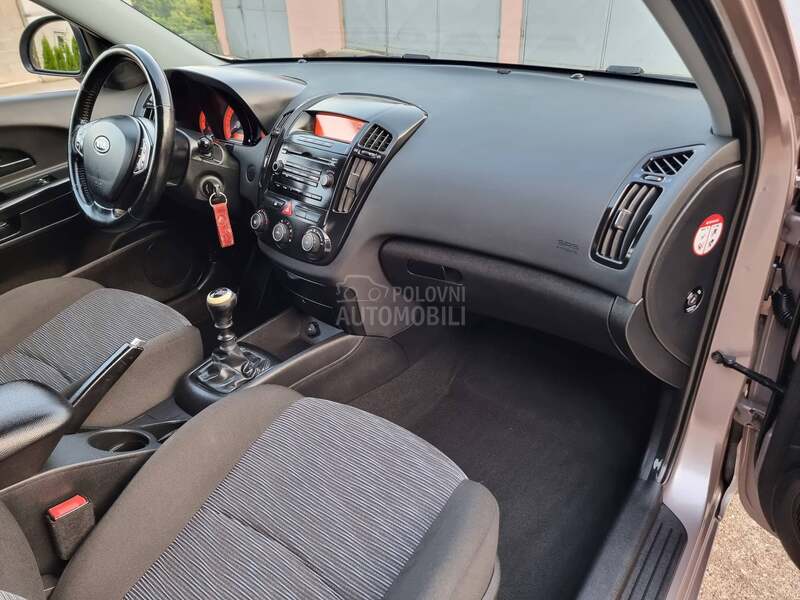 Kia cee`d 1.6B PERFFEKTNA