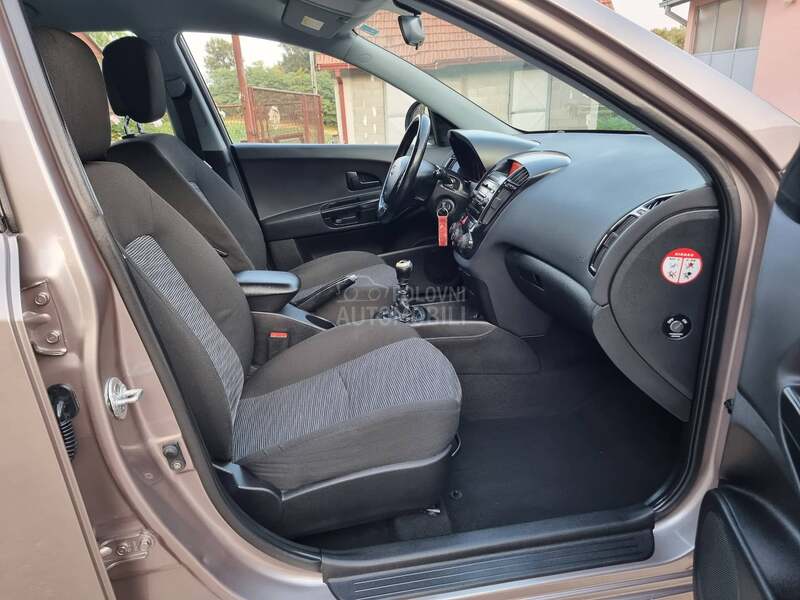Kia cee`d 1.6B PERFFEKTNA