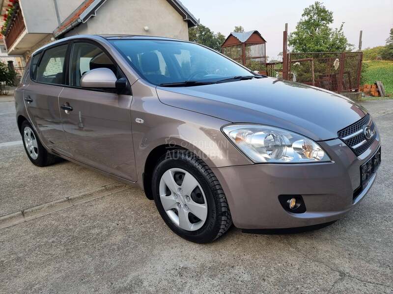 Kia cee`d 1.6B PERFFEKTNA