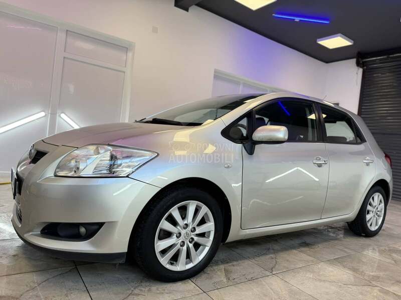 Toyota Auris 2.0