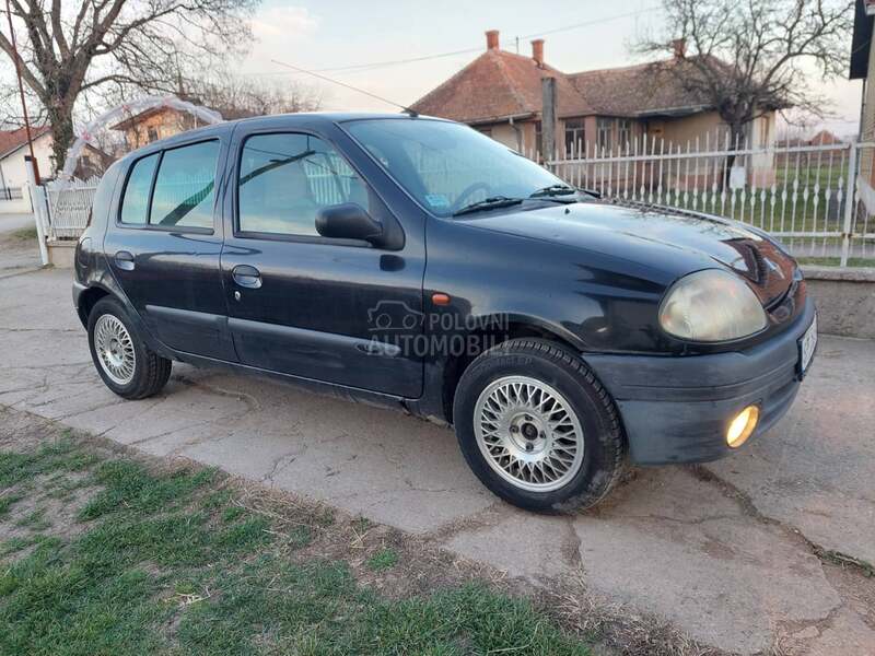 Renault Clio 1.2 8v