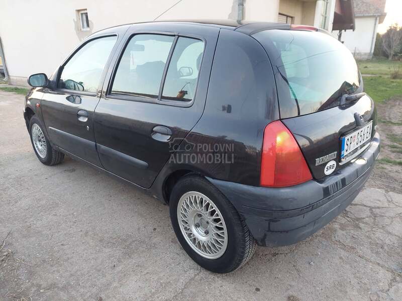 Renault Clio 1.2 8v