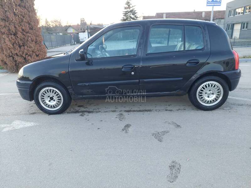 Renault Clio 1.2 8v