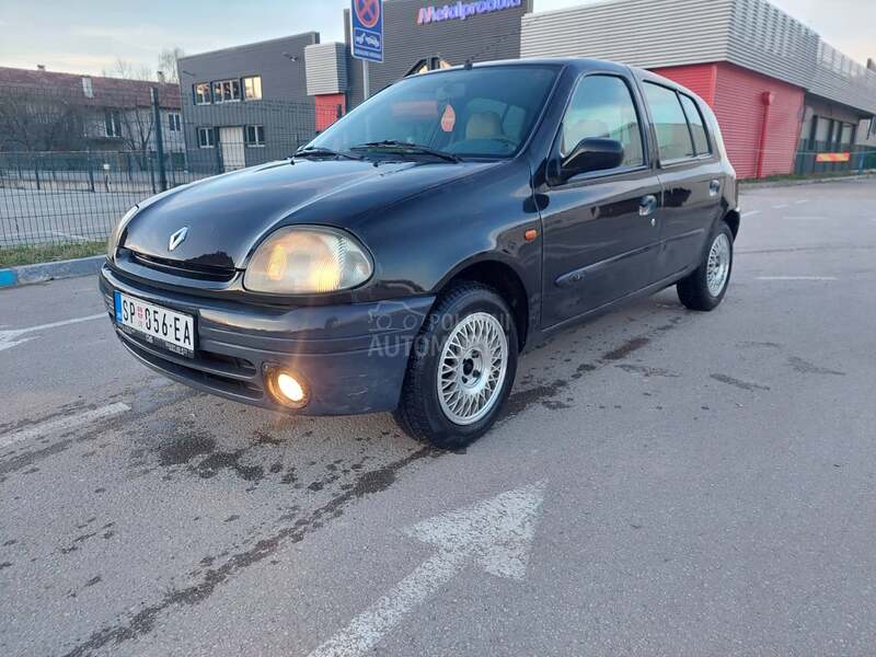 Renault Clio 1.2 8v