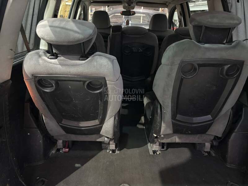 Citroen C8 