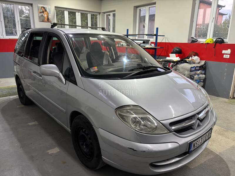 Citroen C8 