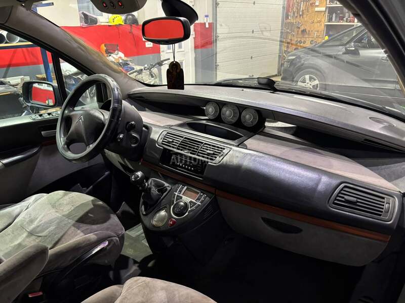 Citroen C8 