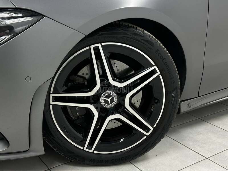 Mercedes Benz CLA 200 AMG LINE AMB AUT