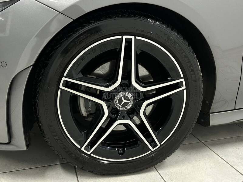 Mercedes Benz CLA 180 AMG LINE AUT PAN AMB
