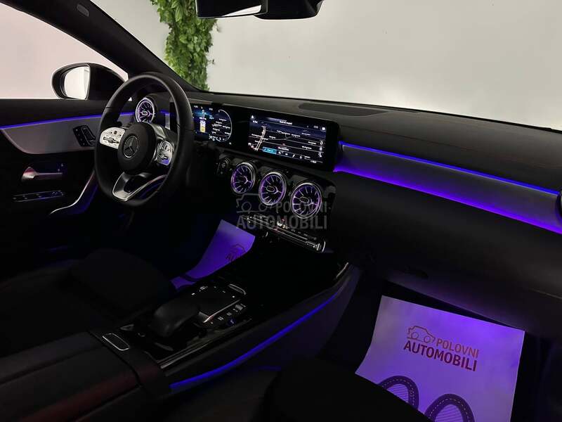 Mercedes Benz CLA 180 AMG LINE AUT PAN AMB