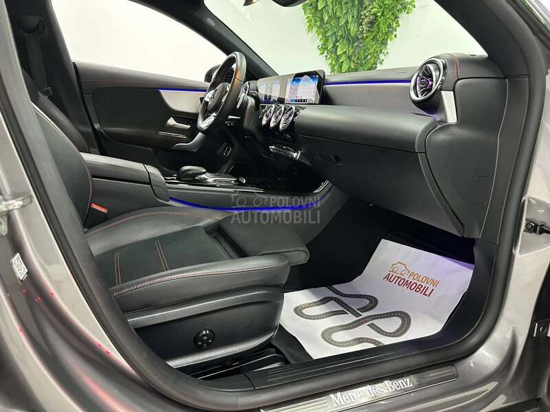 Mercedes Benz CLA 180 AMG LINE AUT PAN AMB