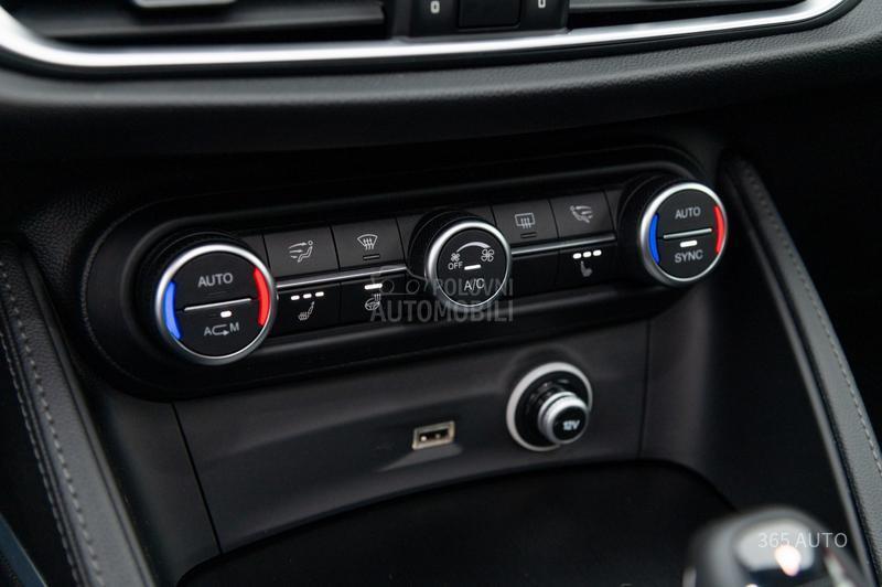 Alfa Romeo Stelvio Q4/PANO/ACC