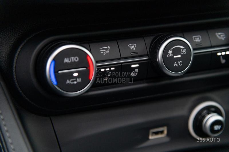 Alfa Romeo Stelvio Q4/PANO/ACC