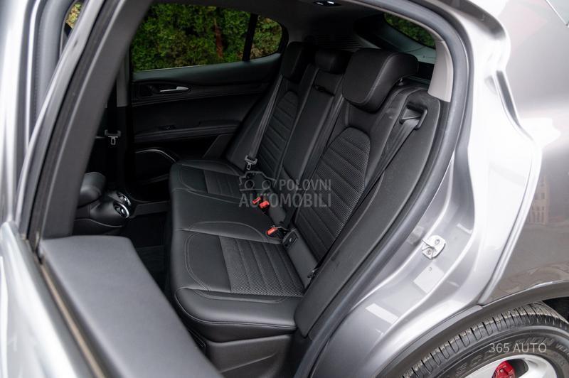 Alfa Romeo Stelvio Q4/PANO/ACC