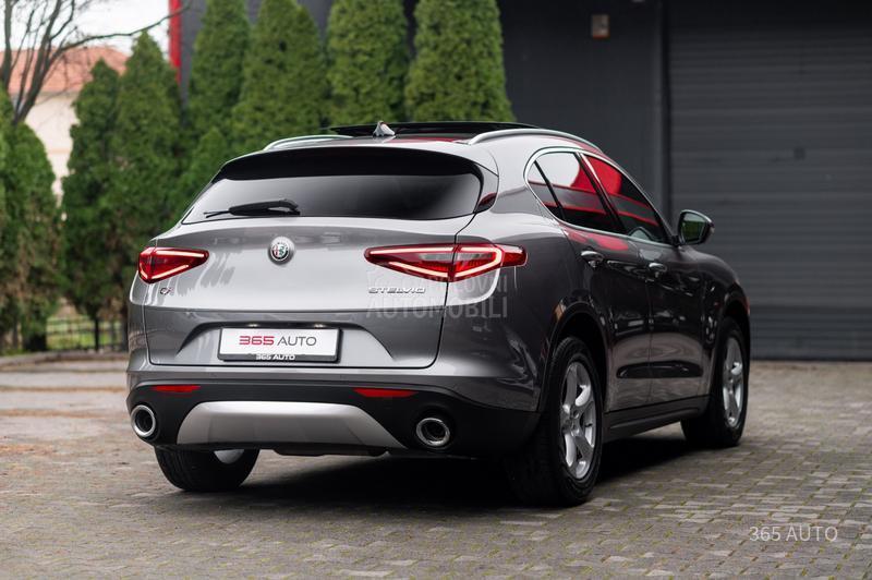 Alfa Romeo Stelvio Q4/PANO/ACC
