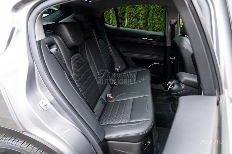 Alfa Romeo Stelvio Q4/PANO/ACC