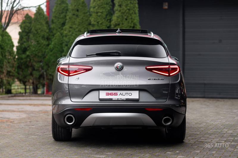Alfa Romeo Stelvio Q4/PANO/ACC
