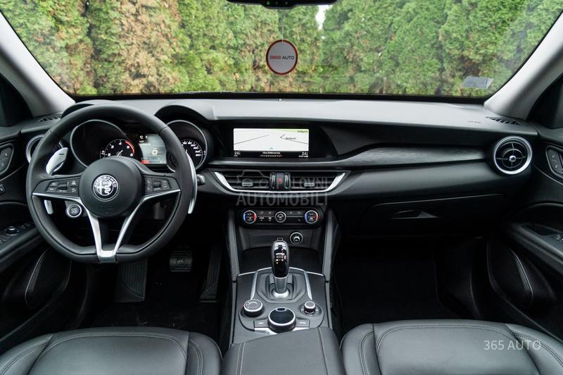 Alfa Romeo Stelvio Q4/PANO/ACC