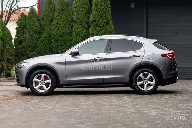 Alfa Romeo Stelvio Q4/PANO/ACC