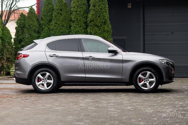 Alfa Romeo Stelvio Q4/PANO/ACC