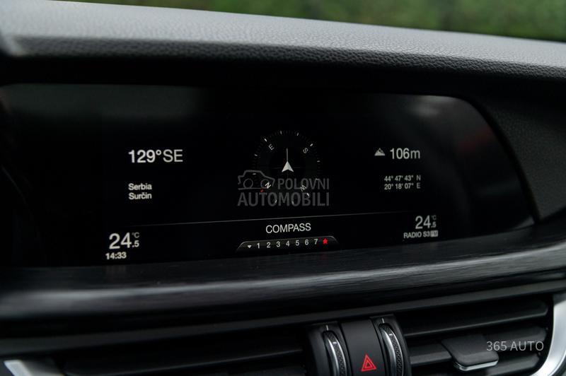 Alfa Romeo Stelvio Q4/PANO/ACC