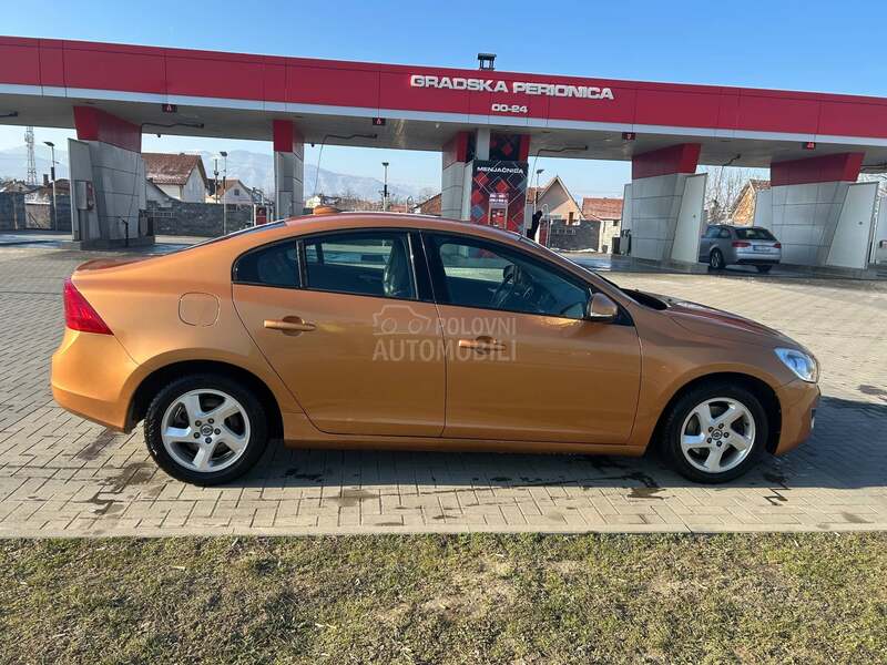 Volvo S60 