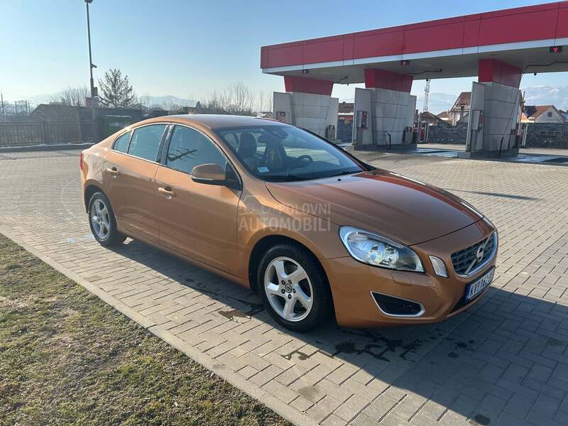 Volvo S60 