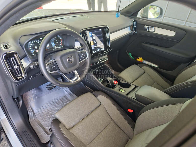 Volvo XC40 T2 CORE LIMITED EDIT