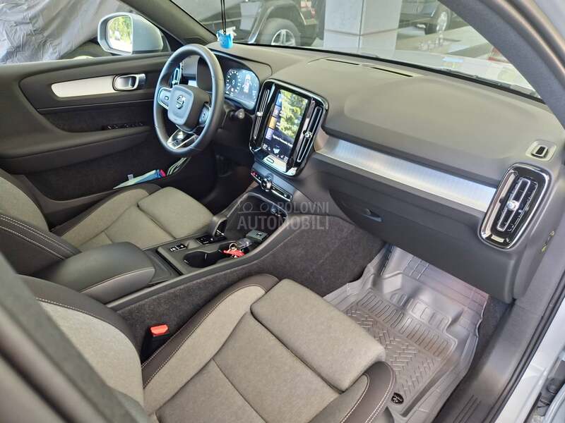 Volvo XC40 T2 CORE LIMITED EDIT