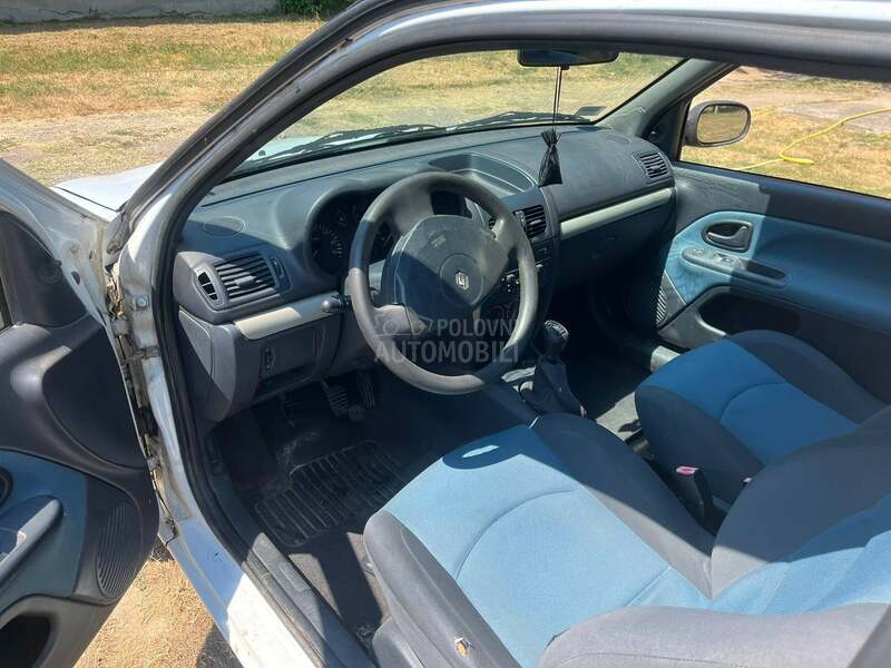 Renault Clio 1.2 8 v