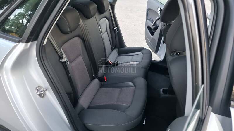 Audi A1 1,2tfsi LED/NAVl