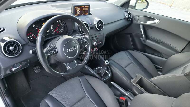 Audi A1 1,2tfsi LED/NAVl