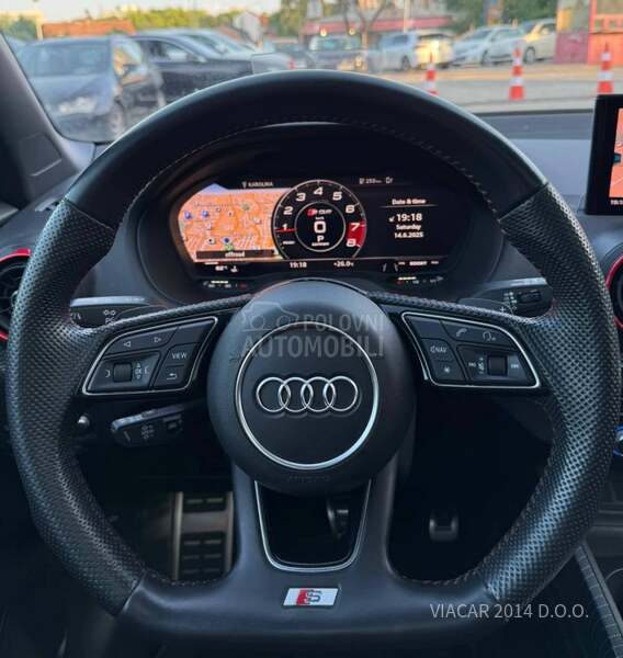 Audi SQ2 PANO/NAV/LED
