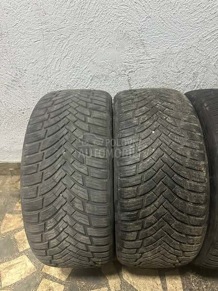 Ostalo 235/35 R19 Sve sezone