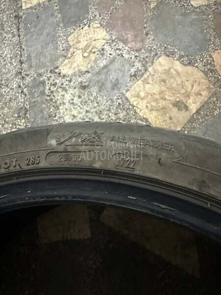 Ostalo 235/35 R19 Sve sezone