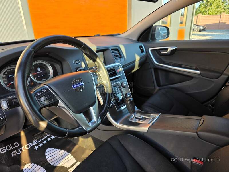 Volvo V60 2.0 D4 OCEAN RACE