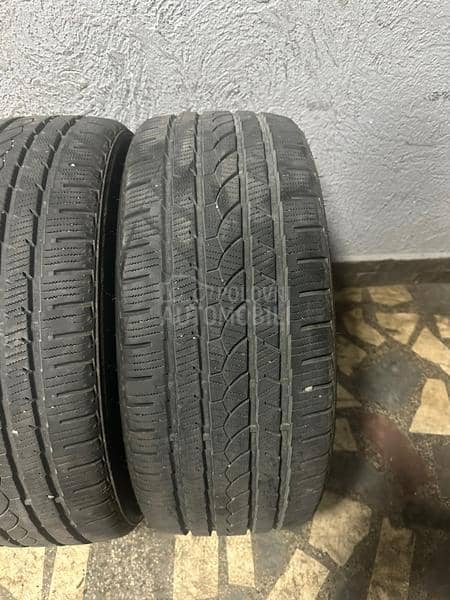 Milestone 225/40 R18 Zimska
