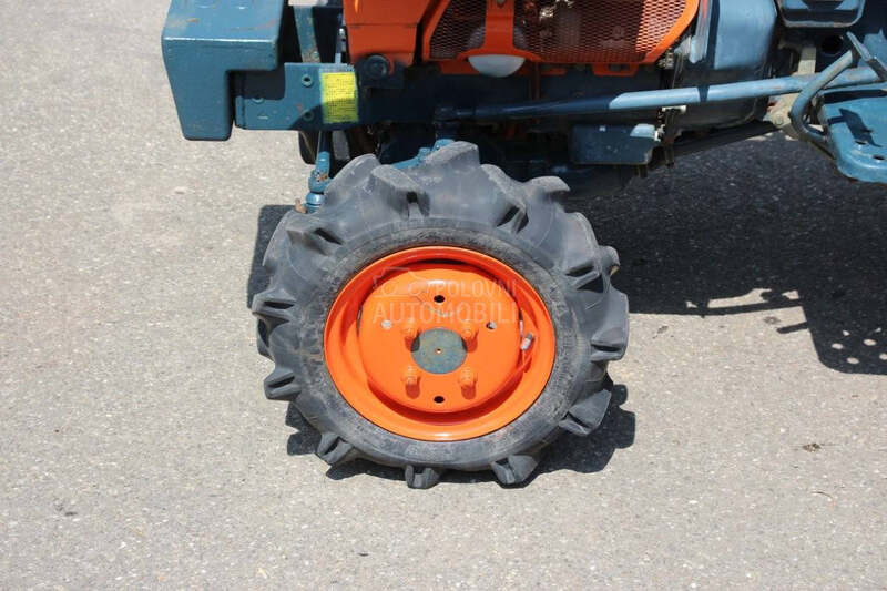 Kubota B5001DT